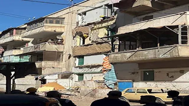 انهيار جزئي لعقار بشارع قصر ال...