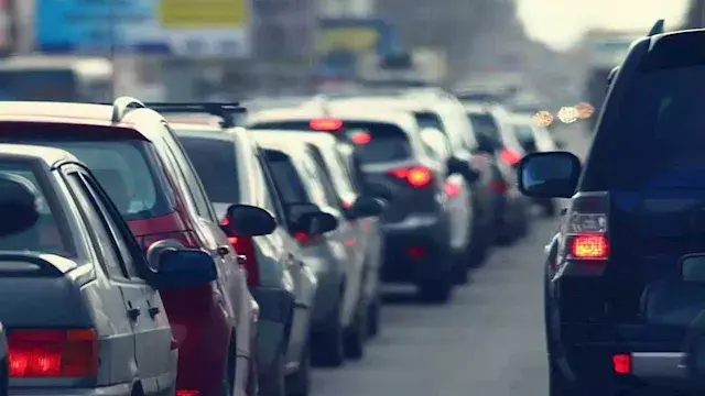 النشرة المرورية.. سيولة بمعظم...
