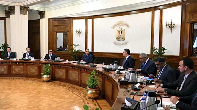 مدبولي يترأس اجتماع الحكومة يع...