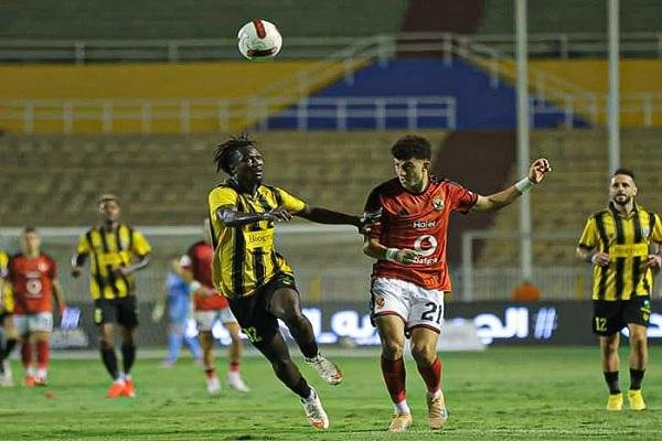 محمد عمر: الأهلي لو لعب من غير...