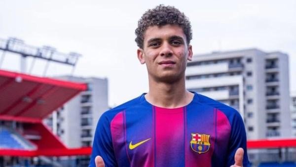 الأهلي يتسلم 750 ألف يورو قيمة أول أقساط صفقة حمزة عبدالكريم من برشلونة