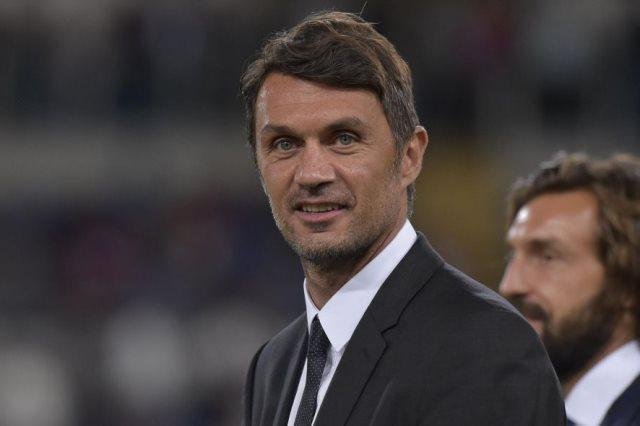 مالديني يفتح النار على الاتحاد...