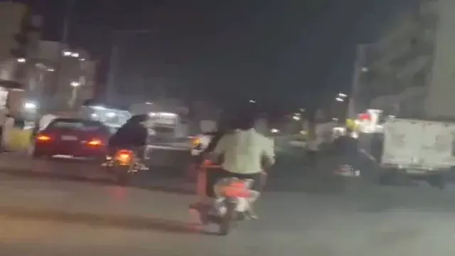 الأمن يفحص فيديو اعتداء شباب ب...