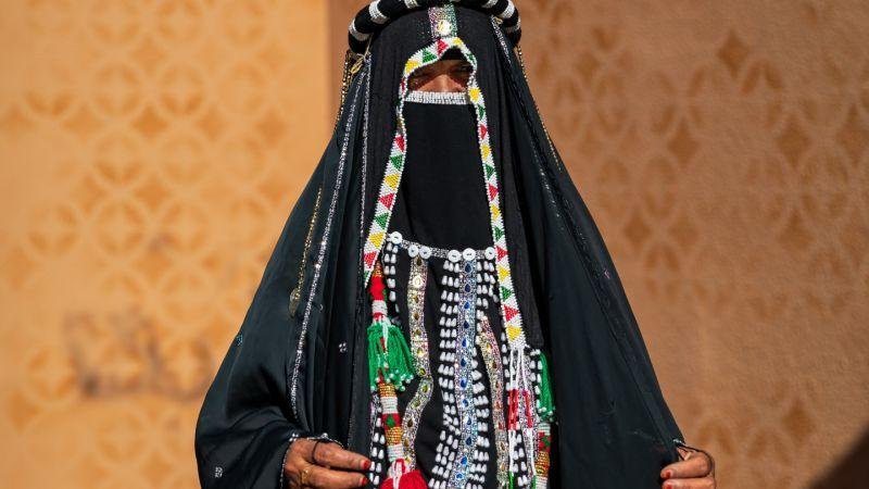 هولندية توثق مجتمعات البدو في السعودية وحياة الربع الخالي