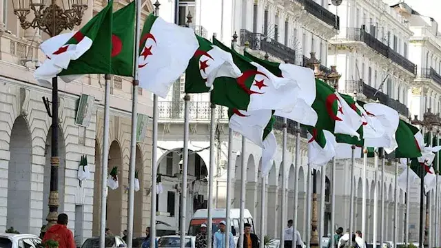الجزائر تُدين محاولات استهداف...