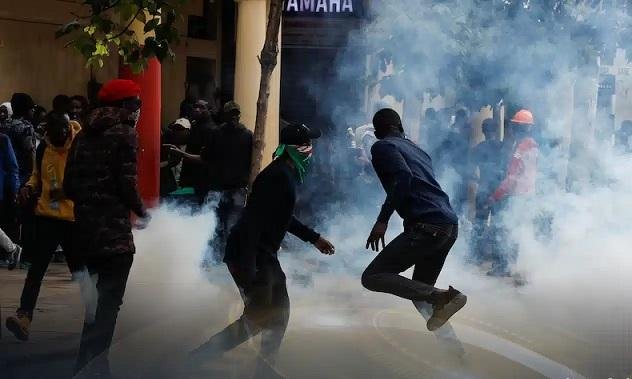 رئيس كينيا يستبعد خفض ضرائب ال...