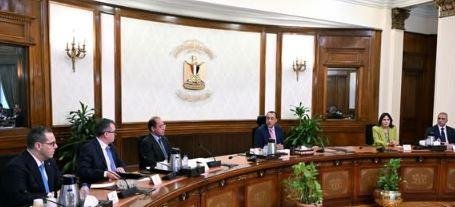 مدبولي يتابع موقف سداد مستحقات...