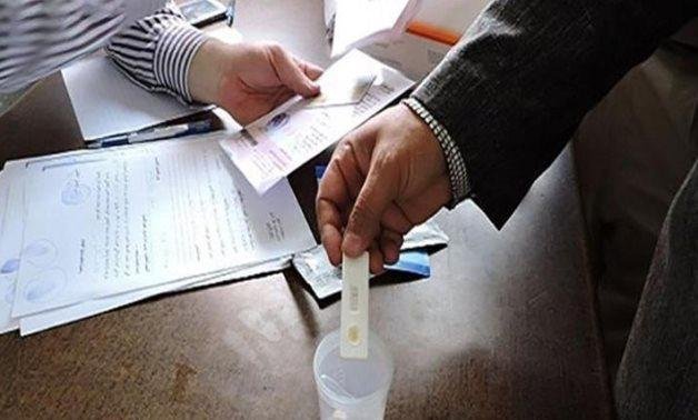 إجراء تحليل تعاطي المواد المخد...