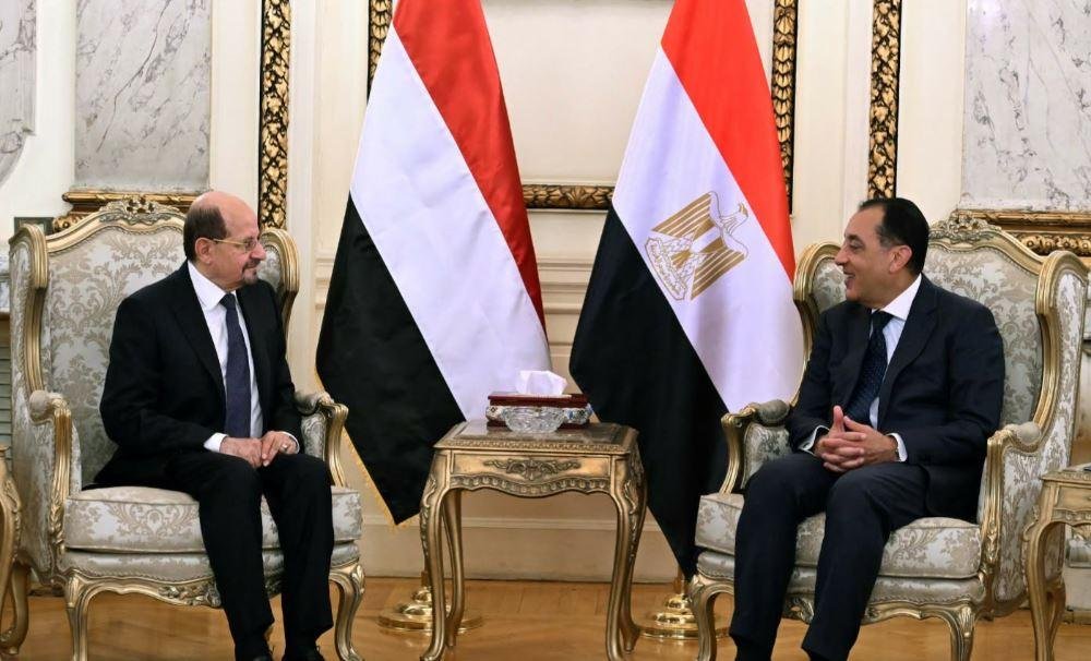 رئيس الوزراء يلتقي نظيره اليمن...