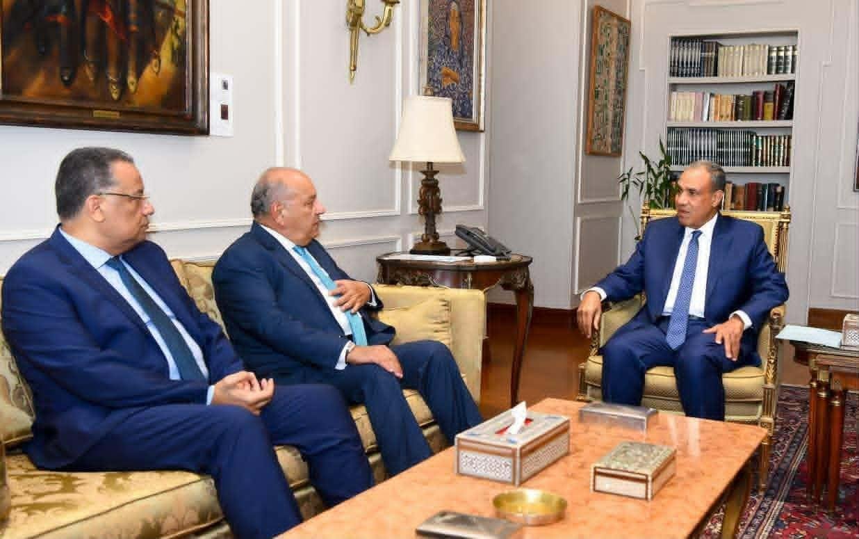 وزير الخارجية: الدبلوماسية الب...
