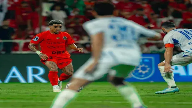بصناعة بيزيرا.. شباب الأهلي يخطف تعادلاً قاتلاً أمام النصر
