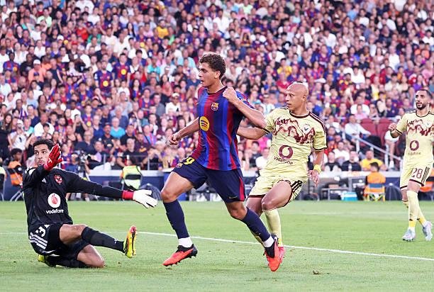 «حمزة المدرع» برشلونة يحصن حمز...
