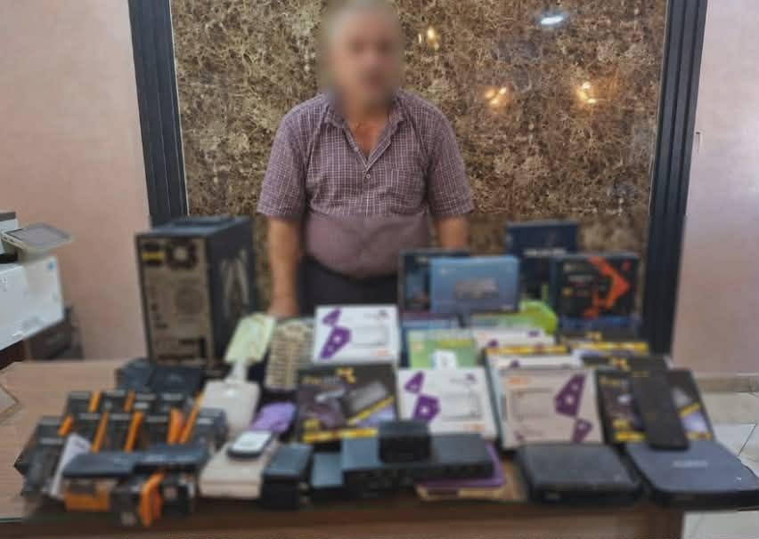 ضبط المتهم بإدارة شبكة بث تلفز...