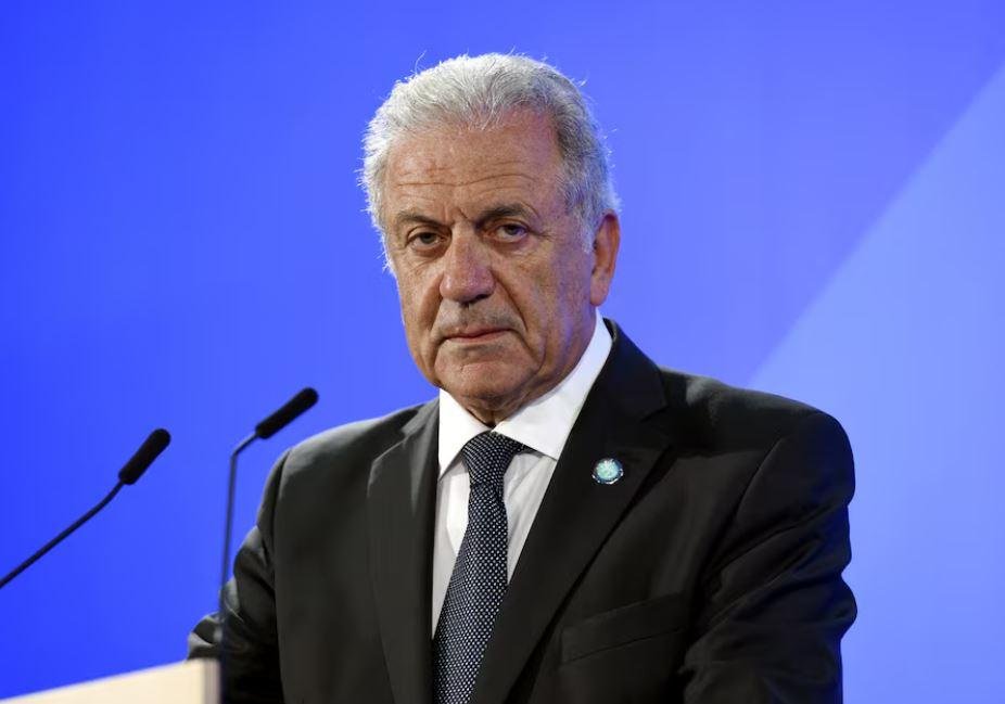 البرلمان اليوناني يرفع الحصانة...