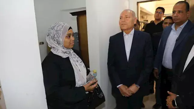 17 صورة.. محافظ القاهرة يُهدي...