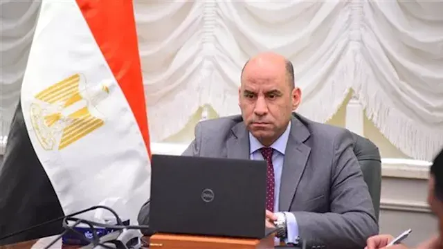 حادث عمال العلمين.. توجيهات عاجلة من وزير العمل بشأن الضحايا والمصابين