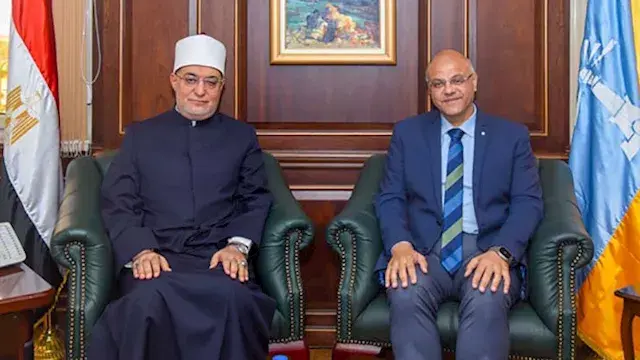 محافظ الإسكندرية يبحث مع مفتي الجمهورية إنشاء فرع لدار الإفتاء-صور