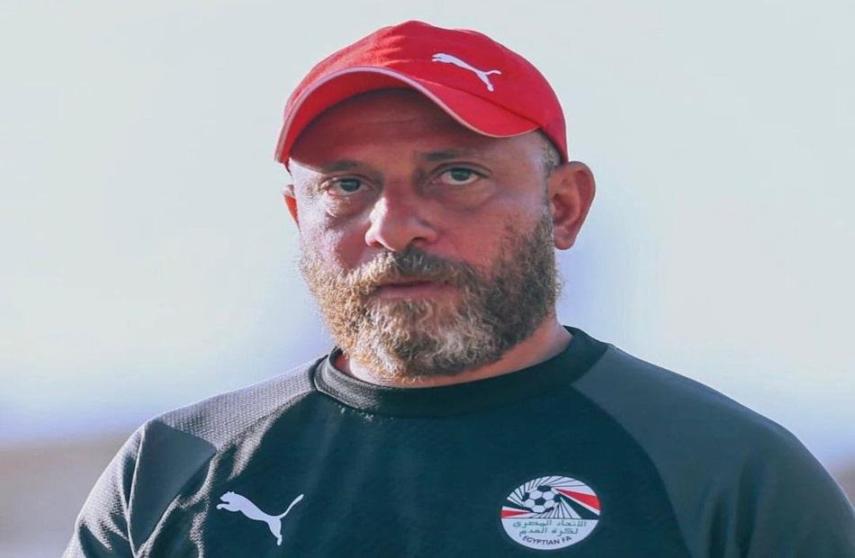 وائل رياض يعلن تشكيل منتخب الش...