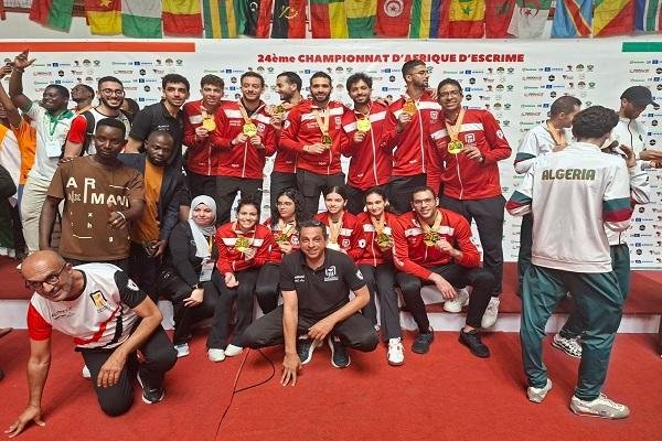 وزير الرياضة يهنئ أبطال السلاح...