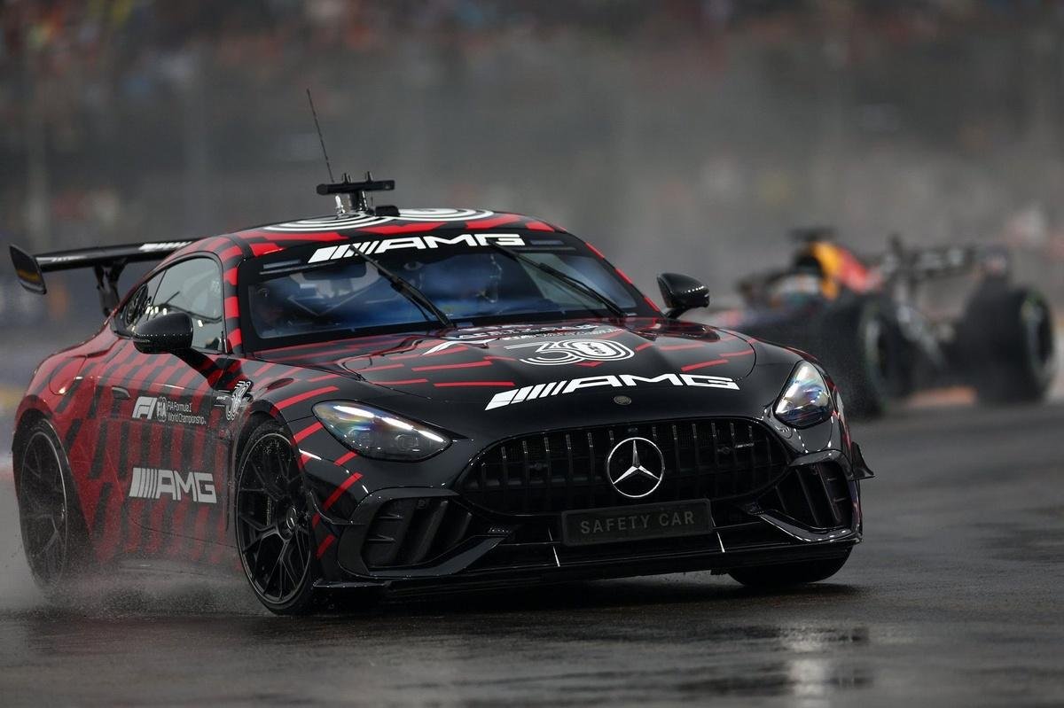 FIA reveals new start time for delayed F1 qualifying at Singapore GP