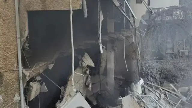 إصابة أمريكيين وتدمير طائرتين....