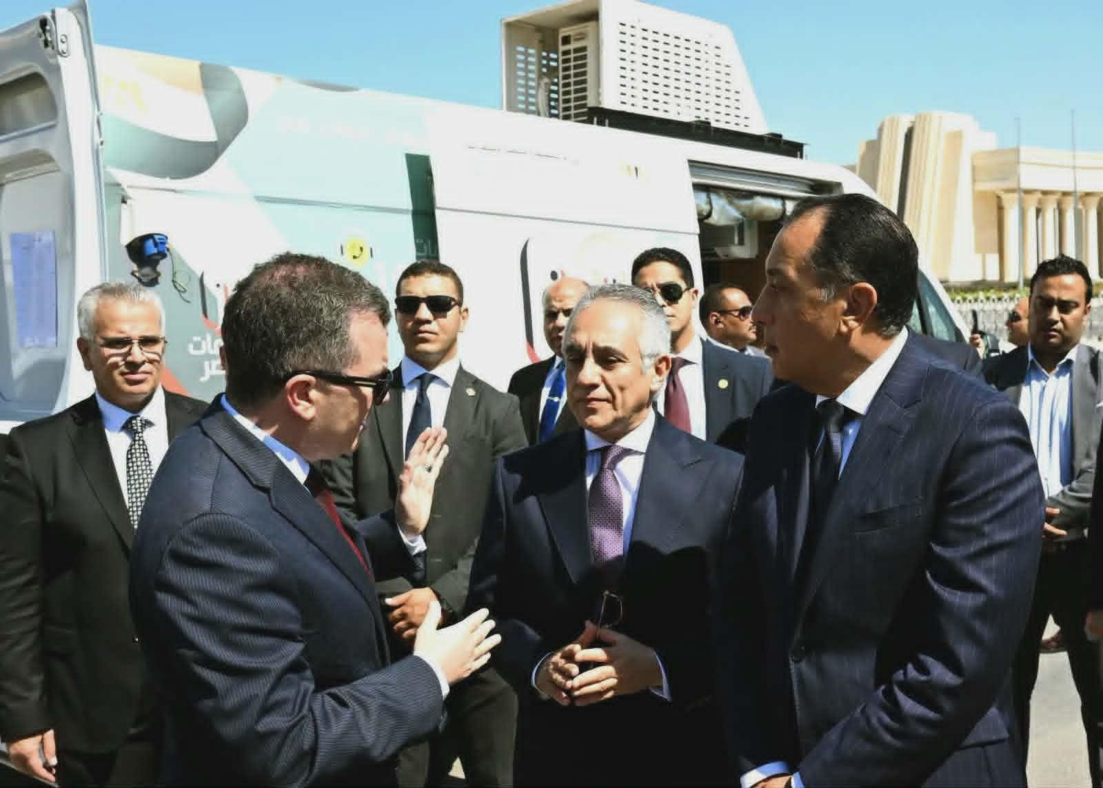 مدبولي يشهد تسليم 50 مركزا تكن...