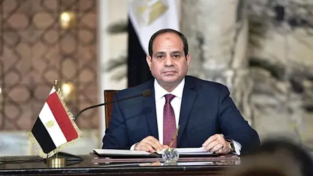 بالأسماء.. السيسي يتسلم أوراق...