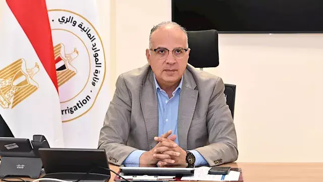وزير الري يتابع تنفيذ محطة الن...