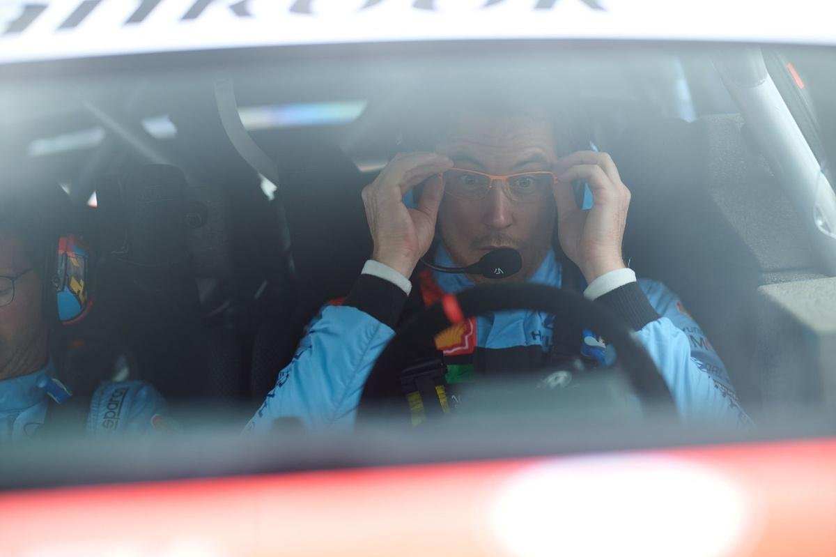 WRC Sardinia: Thierry Neuville snatches lead from Adrien Fourmaux as Hyundai remains on top