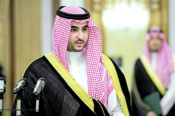 وزير الدفاع السعودي ونظيره البريطاني يبحثان التطورات الإقليمية وتعزيز التعاون الدفاعي