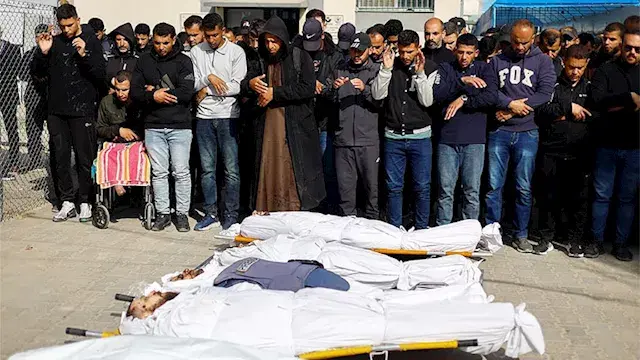 استشهاد 7 فلسطينيين في غارة إس...