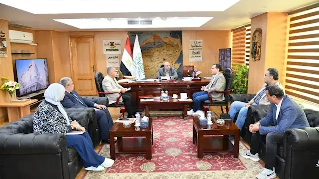 محافظ الفيوم يشكل لجنة لمتابعة مشروعات القرض الأوروبي وتذليل معوقات التنفيذ