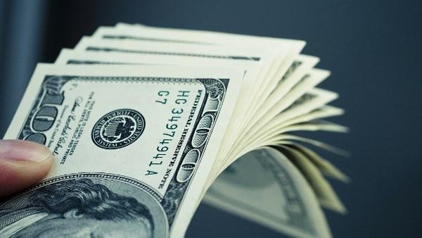 عقب انخفاضه.. سعر صرف الدولار اليوم الخميس في البنوك