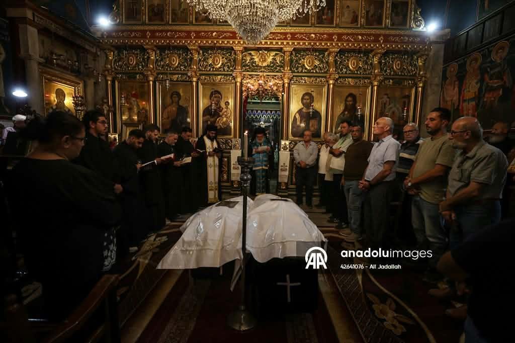 بعد مقتل والدته وجدته.. طفل مسيحي: الاحتلال لا يفرق بين مسلم ومسيحي