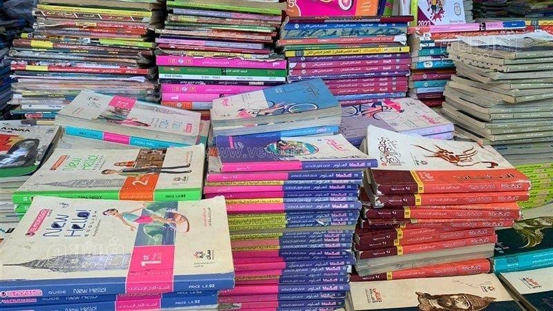 ضبط 8 آﻻف كتاب خارجي مطبوع دون...
