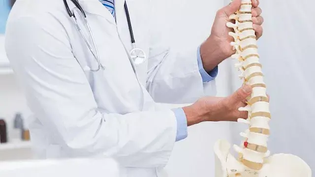 ألم أسفل الظهر.. أعراض العصعص...