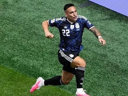 لاوتارو يعادل أجويرو ويقترب من...
