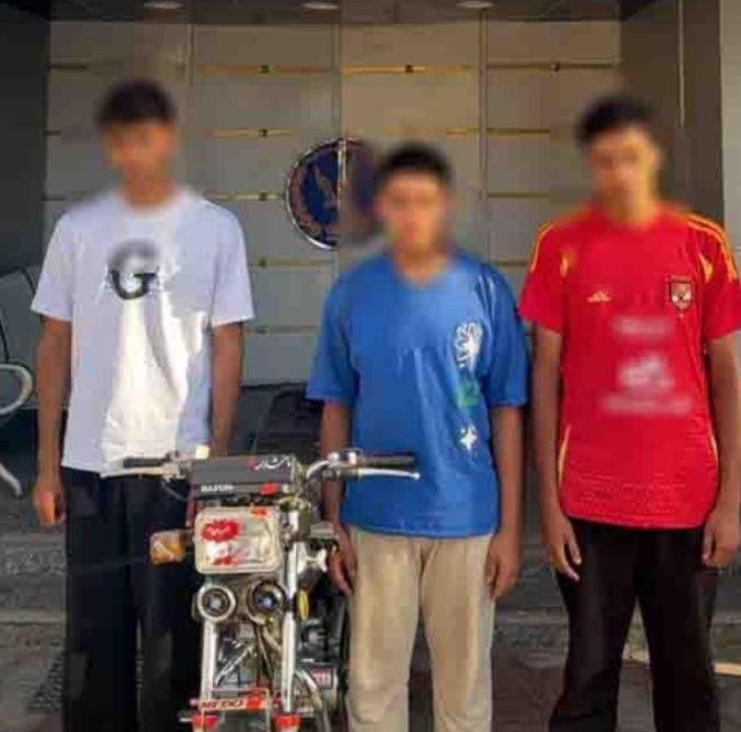 ضبط المتهمين باستقلال دراجة نا...