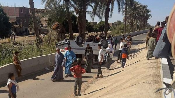 إصابة 9 أشخاص في إنقلاب ميكروباص بأسيوط