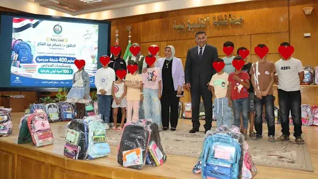 محافظ القليوبية يوزع 400 شنطة...
