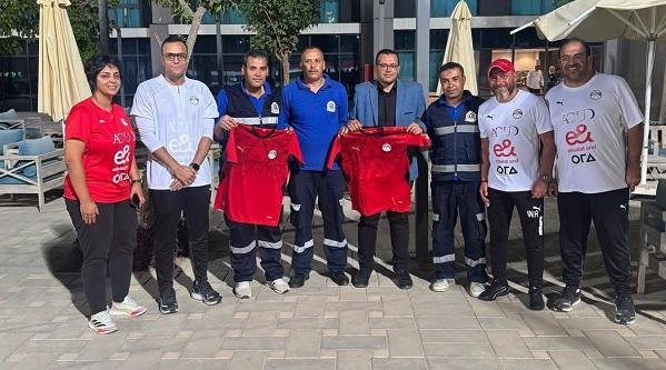 منتخب الشباب يكرم طاقم الإسعاف...