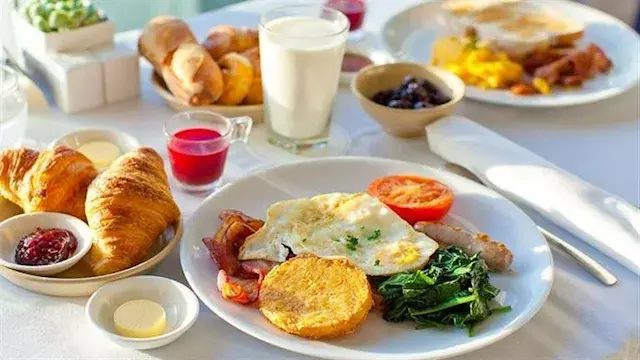 ماذا يحدث لجسمك عند تجاهل وجبة...