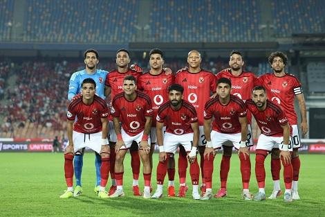 تطعيم لاعبي الأهلي قبل السفر إ...