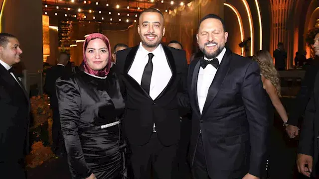 بالحجاب.. أول ظهور لزوجة الفنان عصام السقا - صورة