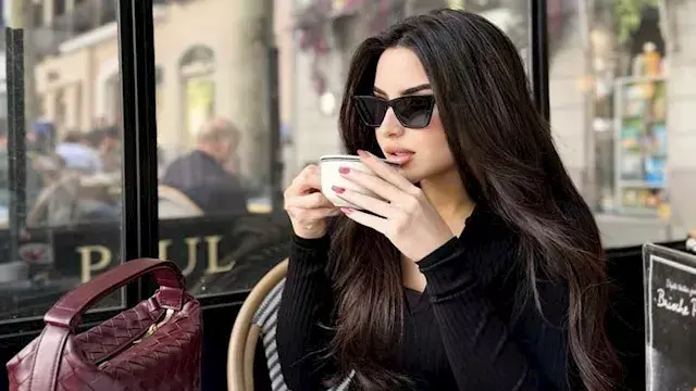 "في اسبانيا".. 5 صور جديدة لحن...
