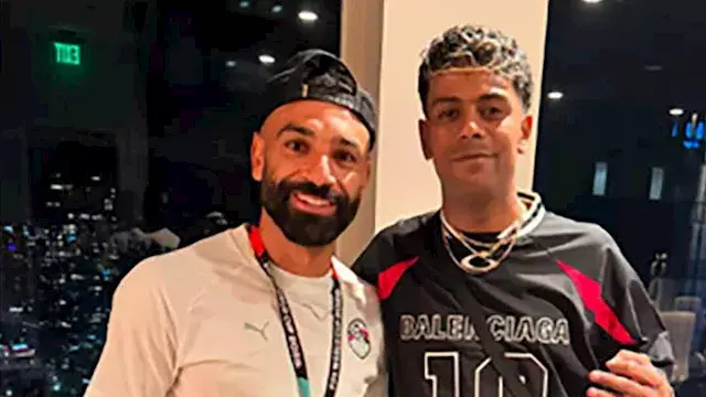 سر ظهور عفروتو داخل مقر منتخب...