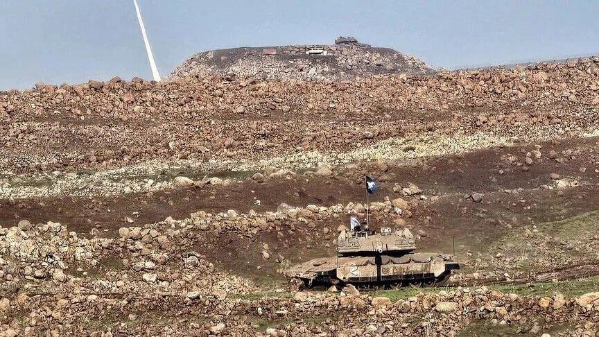 قوات الاحتلال تقصف قرية في ريف...