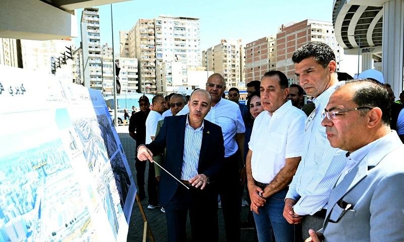 رئيس الوزراء يفتتح كوبري الفري...