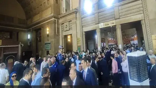 إقبال كثيف في الساعات الأولى ل...