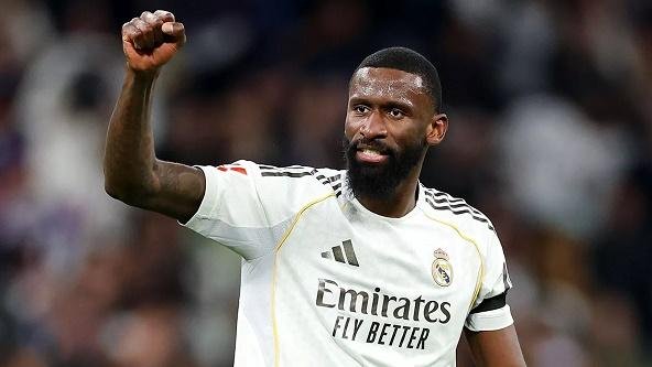 رسميا.. ريال مدريد يعلن تجديد...